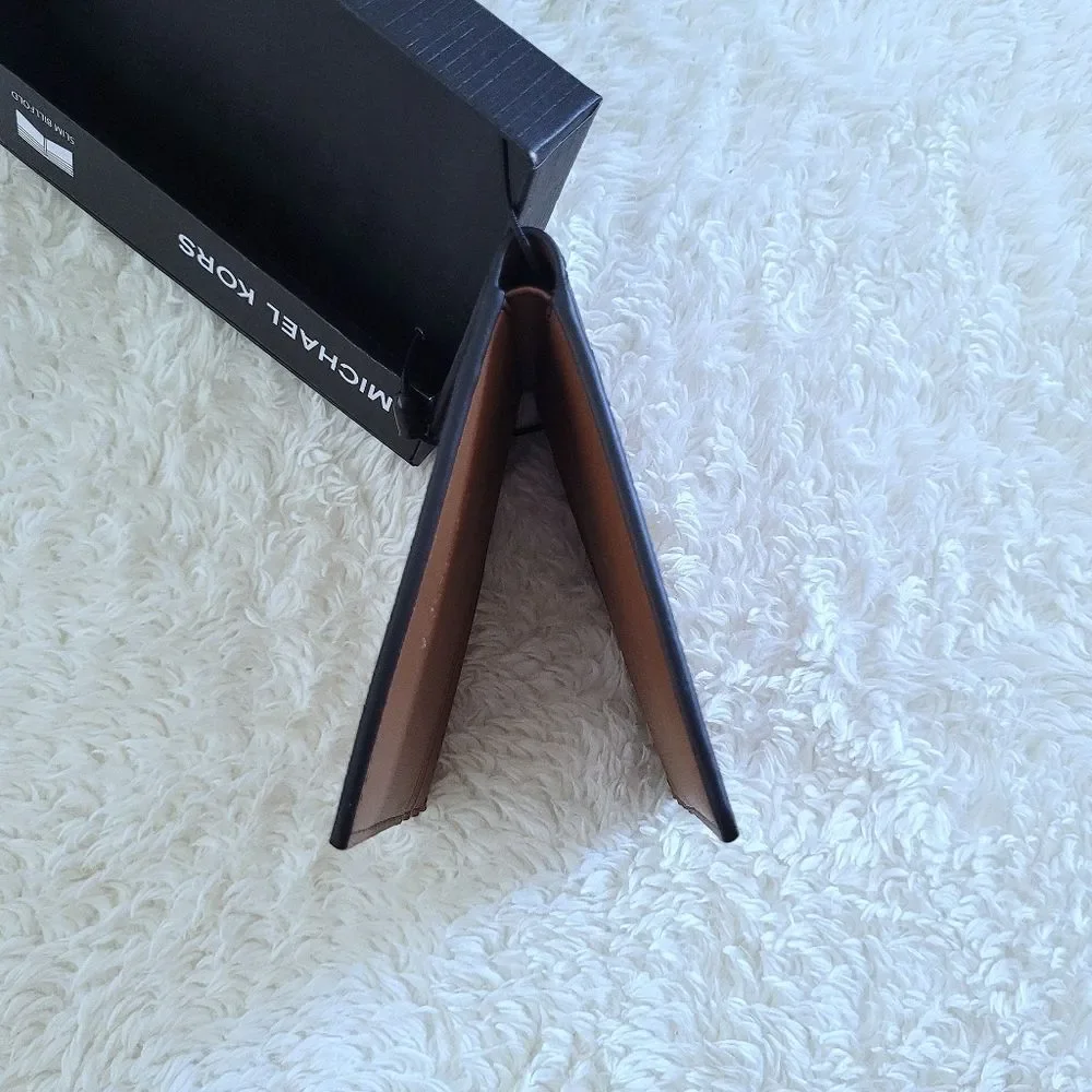 Michael Kors Slim Bifold✌️ 